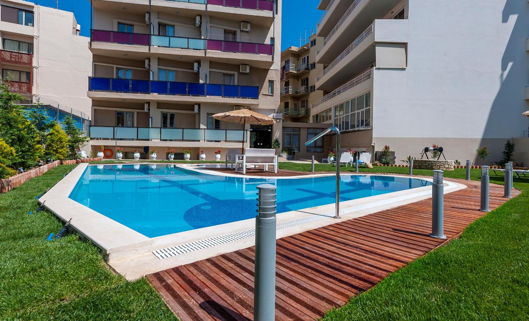 Leonidas Hotel & Apartments Rethymno  Bagian luar foto