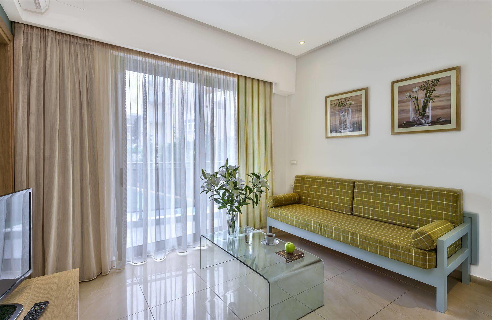 Leonidas Hotel & Apartments Rethymno  Bagian luar foto